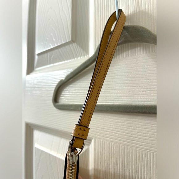 Coach EUC Sparkle Rose Gold Star Zip Wristlet HOLIDAY ADDITION SPECIAL OCCASION - Picture 3 of 7